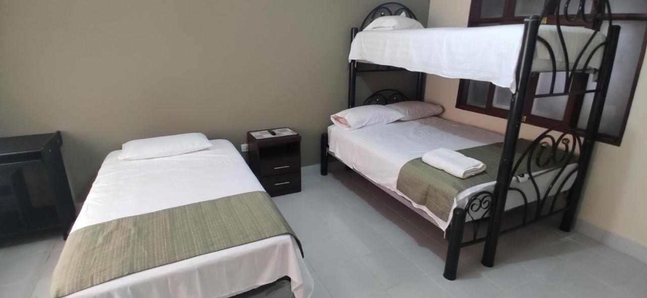 Amaca Host, Centro Historico, Independencia 249. Hotel Санта Крус де ла Сиера Екстериор снимка